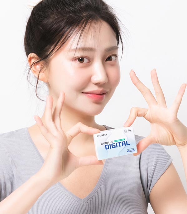 
クリアカラコン｜デジタルアイケアを考えたマンスリークリアレンズ