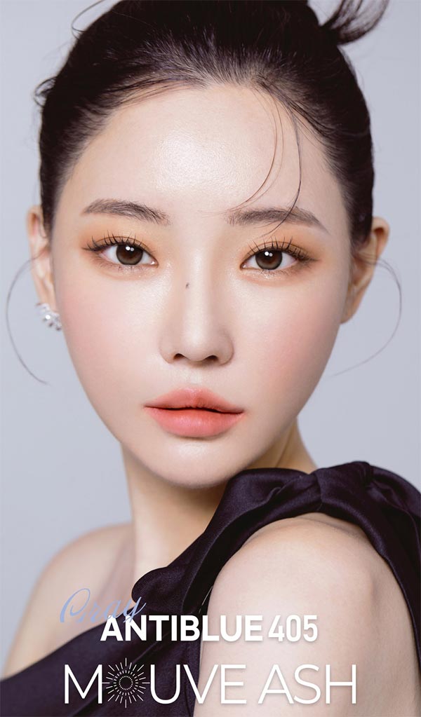 
やさしいグレーカラーのムーヴ アッシュグレーカラコン アンチブルー