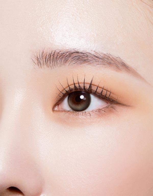 
アッシュ感がきれいなムーヴ アッシュグレーカラコン アンチブルー