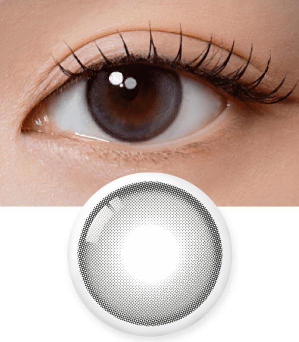 
ラテのようなやわらかいグレーカラーのカラコン
