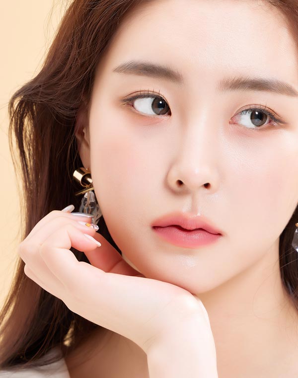 
存在感のある瞳を演出するカラーポップ ブラウンカラコン